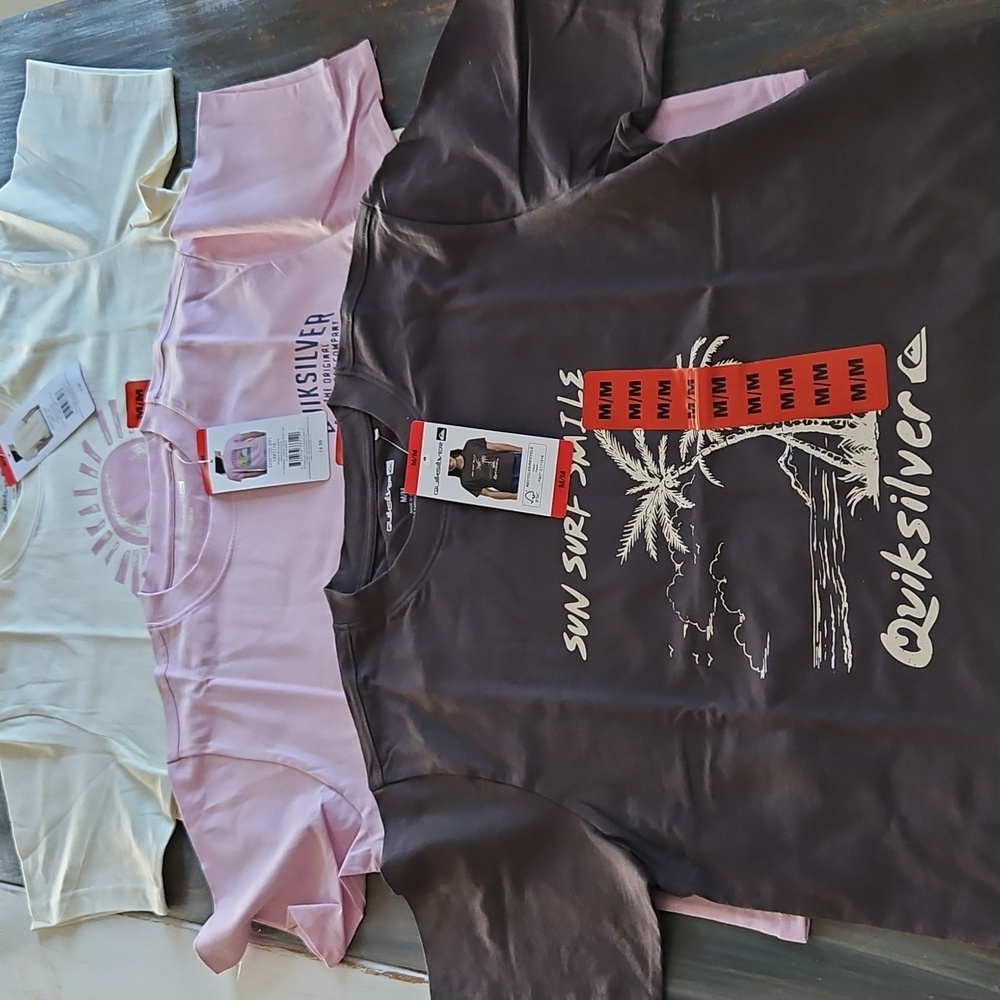 Medium Quiksilver Cream, Pink, and Brown Women's T-Shirt Trio‎ NWT
